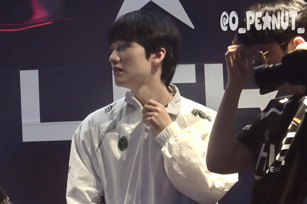 o_peanut_'s tweet image. 피드백실 보정하는게 제일 어려움 ㅠㅡㅠ 

#PEANUT #피넛 #한왕호