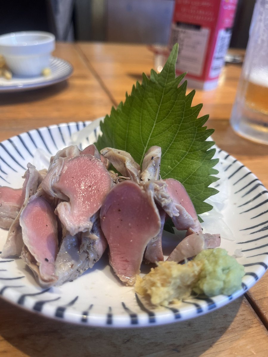 weenjoydrink's tweet photo. 天狗大ホールでランチ？

#せんべろ #天狗大ホール https://t.co/dJ3HV1fxK0