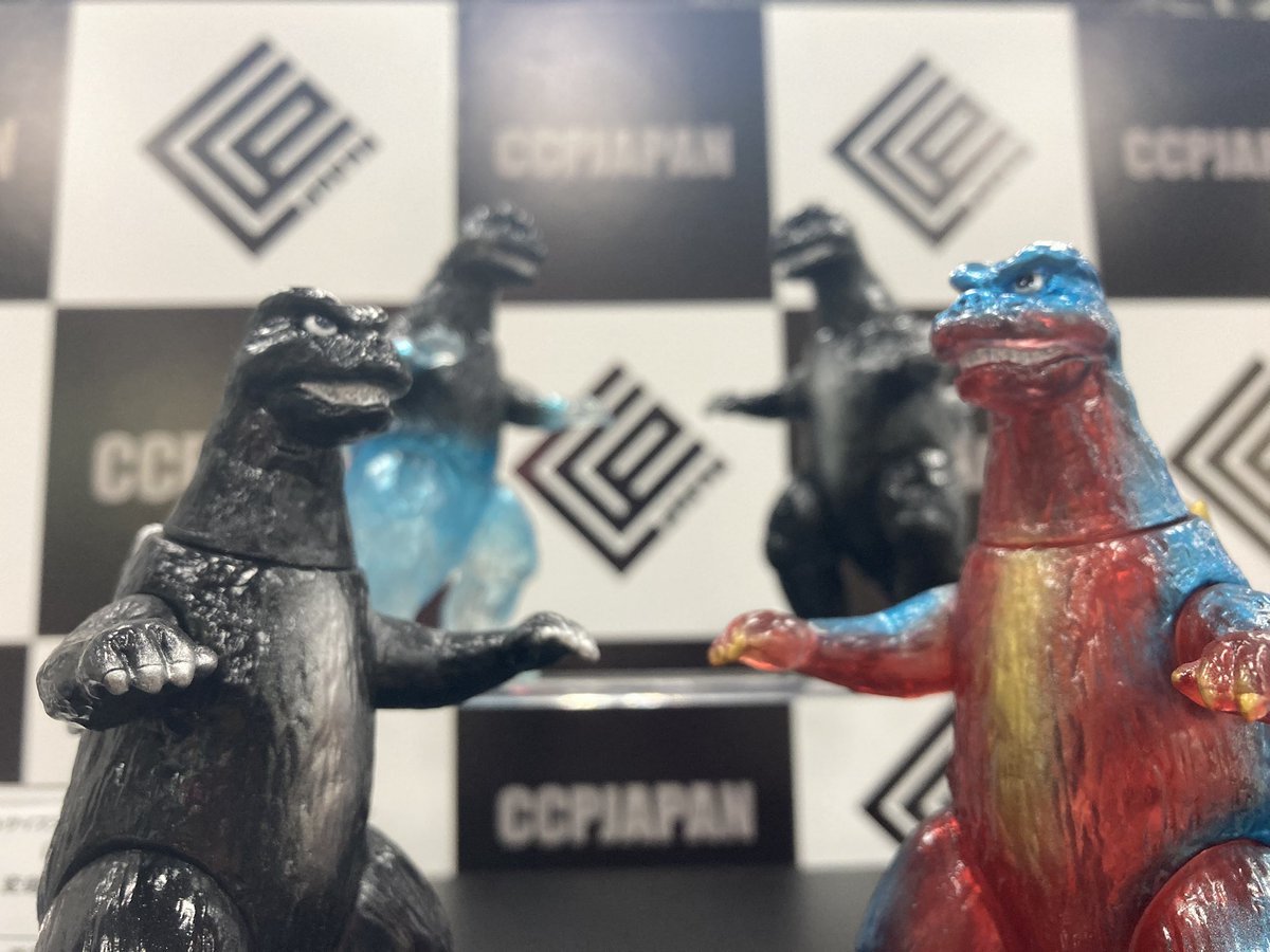 ccp_official_jp's tweet image. 【 #ワンフェス2025夏 】
ミドルサイズ ゴジラシリーズより
・ゴジラ(1991)
・ヘドラ飛行形態 スタンダード
・ヘドラ飛行形態1960年代イメージクリア
・メカキングギドラ
・ガイガン(2004)
を展示中!
現在受注中のゴジラ(1974)、にせゴジラなどのソフビサンプルも展示中です
#wf2025s #CCPJAPAN