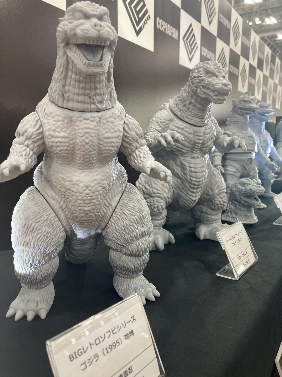 ccp_official_jp's tweet image. 【 #ワンフェス2025夏】
新シリーズとなる『BIGレトロソフビシリーズ』より
・ゴジラ(1995)
・キングギドラ(2001)
・メカゴジラ(1974)
・メカゴジラ(1975)
が商品化決定!!
レトロ風味を保ちつつもビッグサイズへと変貌を遂げた本商品を乞うご期待ください✨
#wf2025s #CCPJAPAN