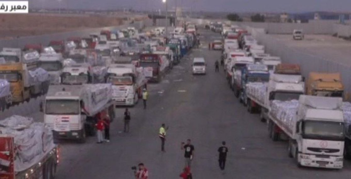 Breaking7Newss's tweet image. The Israeli army announces a daily humanitarian pause in specific areas of Gaza to allow aid deliveries.
Operations will be halted during set hours to ensure access to affected regions.