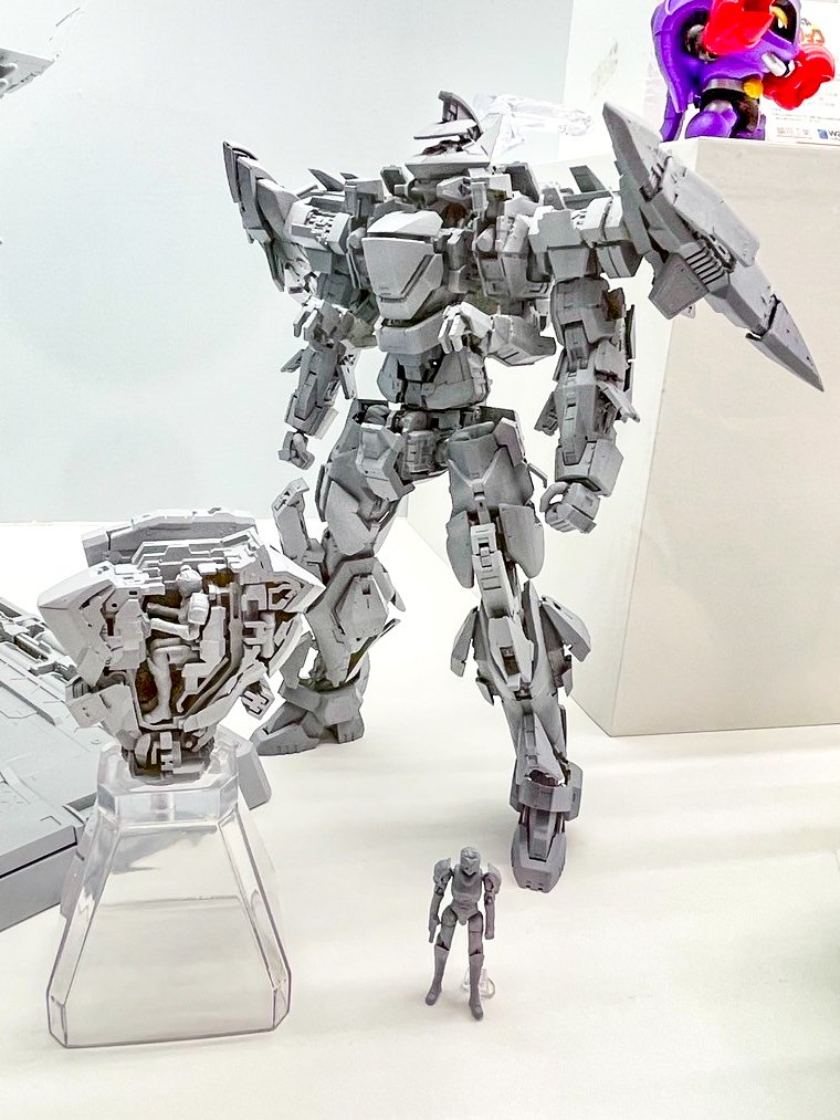 sakyo_ukyo69's tweet image. WAVEの新作のレーバテイン
中のコックピットの造形や人が乗せれる機構にしてるあたり、狂気を感じる(褒め言葉)
一体どれだけのパーツ構成になっているんだろうか😂