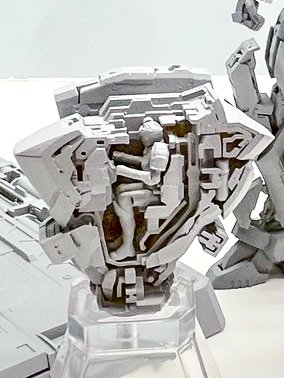 sakyo_ukyo69's tweet image. WAVEの新作のレーバテイン
中のコックピットの造形や人が乗せれる機構にしてるあたり、狂気を感じる(褒め言葉)
一体どれだけのパーツ構成になっているんだろうか😂