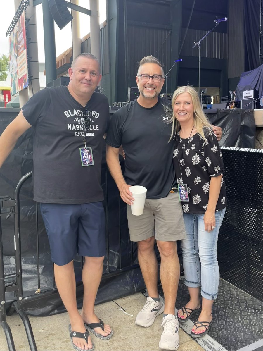 A storm-shortened show at <a href="/AmpOzarks/">Ozarks Amphitheater</a> with <a href="/dariusrucker/">Darius Rucker</a>  and the Carolina Grey Boys <a href="/GarryLMurray/">Garry Murray</a> <a href="/jeffmarinodrums/">Jeff Marino</a> <a href="/JohnMasonBass/">John Mason</a> <a href="/theLeejturner/">Lee Turner</a> <a href="/SOdobro/">Sasha Ostrovsky</a> <a href="/quintongibson/">Quinton Gibson</a> but they put on a great show as always! Our 17th show from the front row!