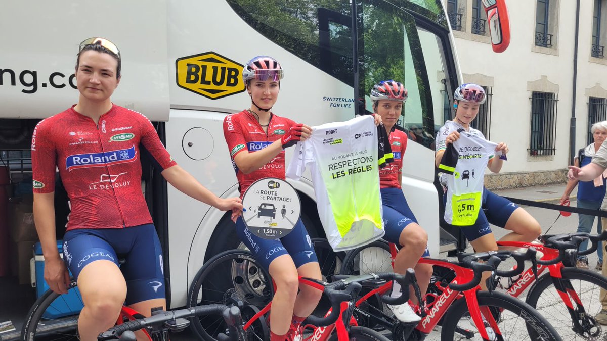 Sur <a href="/LeTourFemmes/">Le Tour de France Femmes avec Zwift</a> les équipes professionnelles souhaitent participer aux initiatives pour une meilleure cohabitation entre cyclistes et automobilistes. L'equipe <a href="/RolandCycling/">Roland Cycling Team</a> porte haut le message de <a href="/RoutePlusSure/">Sécurité routière</a> des services de l'Etat.
