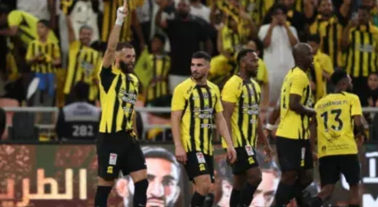 GarbNews's tweet image. #الاتحاد يضع لاعب النصر في تشكيله الأساسي ثم يحذفها .. تصرف غريب ! garbnews.net/news/s/248141