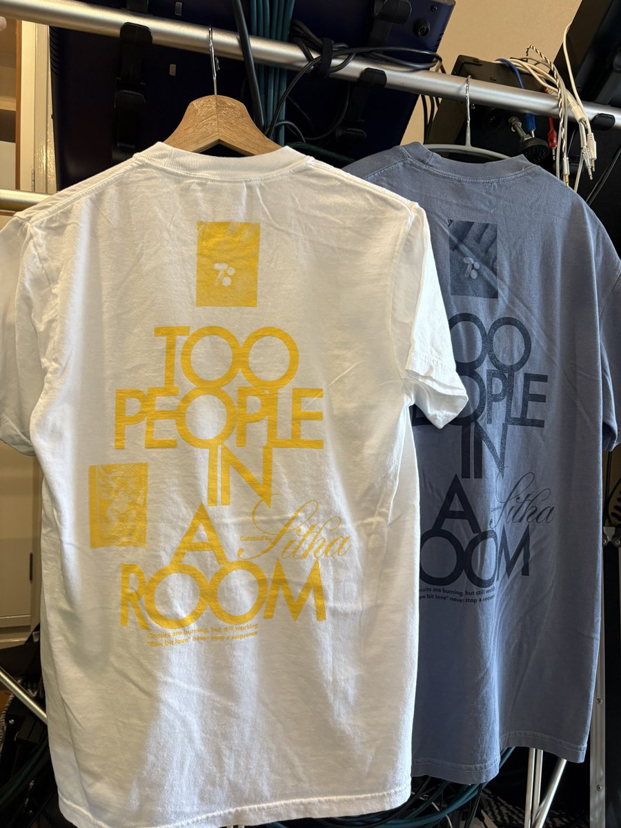 別注カラーTシャツが良い感じでした。(ブルー×ネイビーはお客様特注カラー。ホワイト×イエローは少しだけ在庫あります)