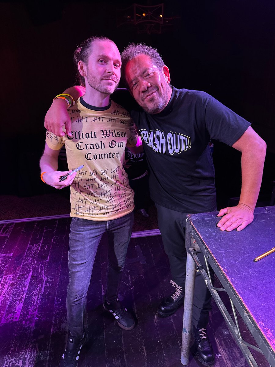 Saw #TheBiggerPicture L1VE in LA with <a href="/DJHed/">DJHed</a>, <a href="/Jeremy_Hecht/">Jeremy Hecht</a> &amp; <a href="/ElliottWilson/">Elliott Wilson</a> (the crash out king, himself!), who all had a good laugh my shirt. 😂✍️ Fantastic production! 👏 <a href="/EliseRicks0604/">Elise Ricks</a> <a href="/UPROXX/">UPROXX</a> <a href="/HipHopDX/">HipHopDX</a> <a href="/LosGlobos_LA/">Los Globos Nightclub</a>. Somebody plz give <a href="/GinaViews/">𝗚𝗜𝗡𝗔</a> a game show to host 🙏 #TBP