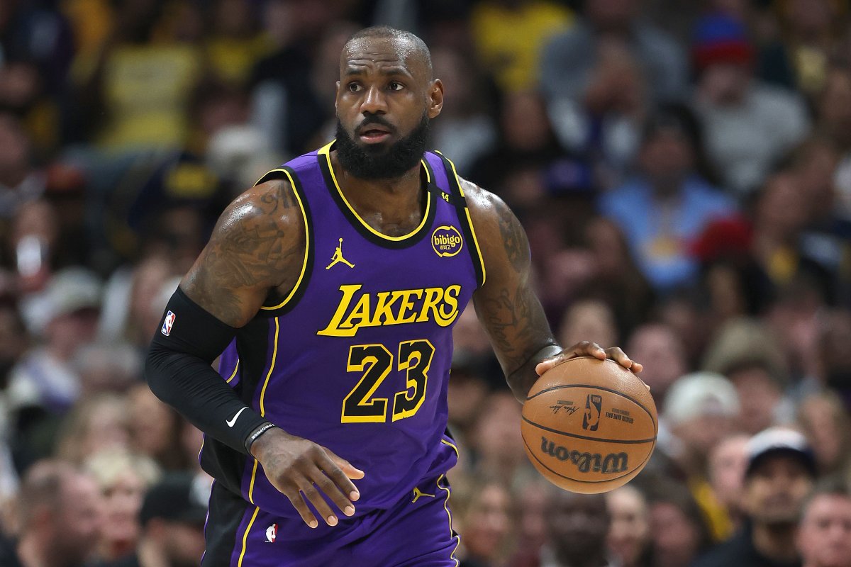 SleeperLakers's tweet image. NBA insider Marc Stein thinks that James playing 25 seasons is possible.
“I believe that LeBron playing 25 seasons, by contrast, is a legit possibility on the board...I think he will play at least 24. At that point why not go for a quarter-century?”