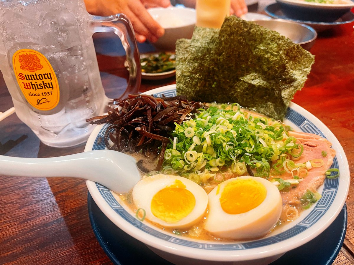 箕輪家おいしいし、めちゃくちゃ元気もらえるから大好きです
私は塩豚骨がお気に入り！応援しています🍜