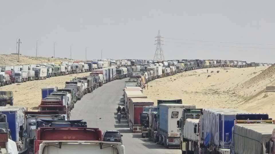 Following the last 2 weeks refusal of international orgs to enter 950 trucks loaded with aid, into Gaza, IDF announces:
1- humanitarian lull in a few areas
2- began parachuting aid
Additionally, trucks from Egypt are making their way in.( below)
