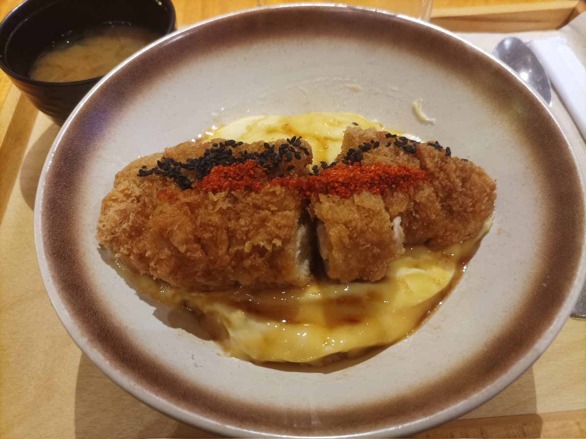 phrontomiqo's tweet image. Katsudon!!!