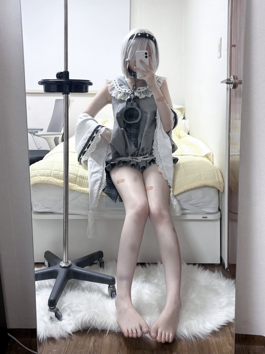 euneeil's tweet image. 나 아파..