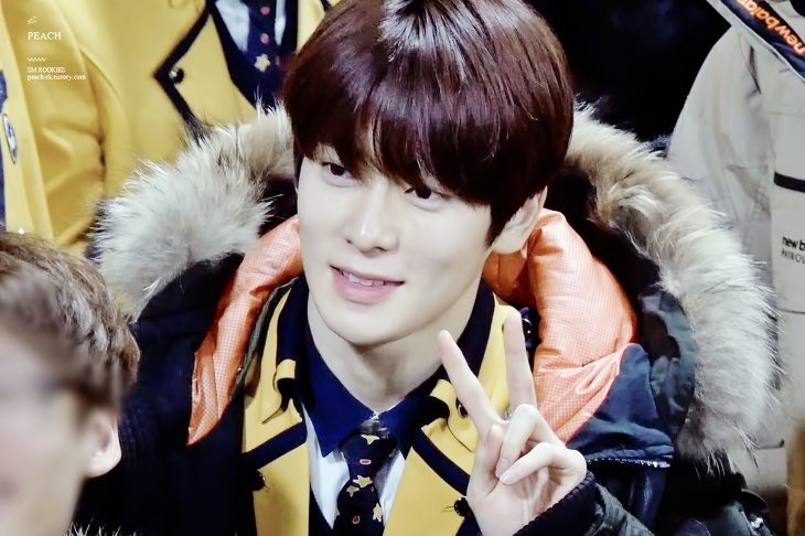 mykittyyuno's tweet image. 기억해복도에서떠들다같이혼나던우리둘....
