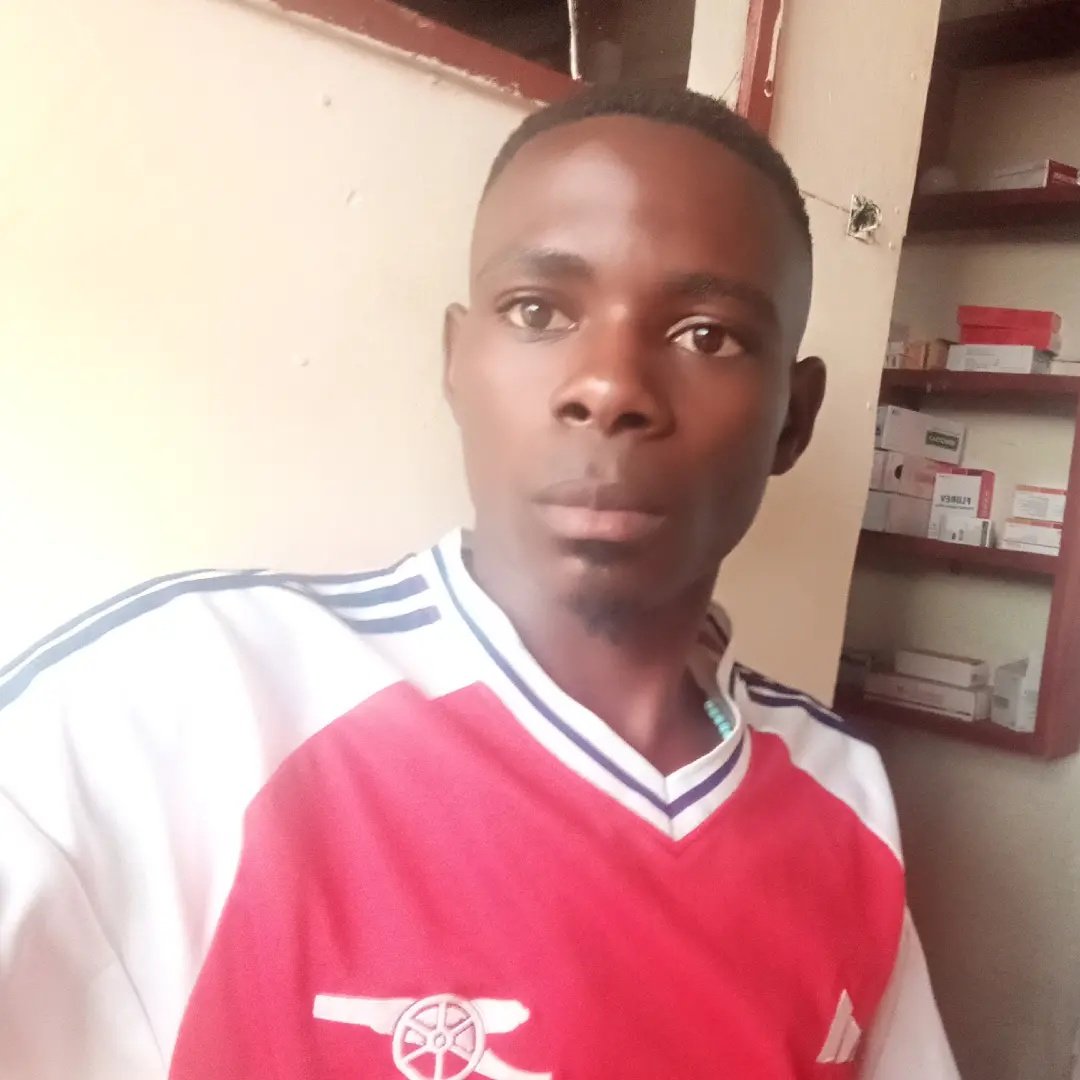 JuliusKyomugisa's tweet photo. #NewProfilePic https://t.co/QOdmO9yl8u
