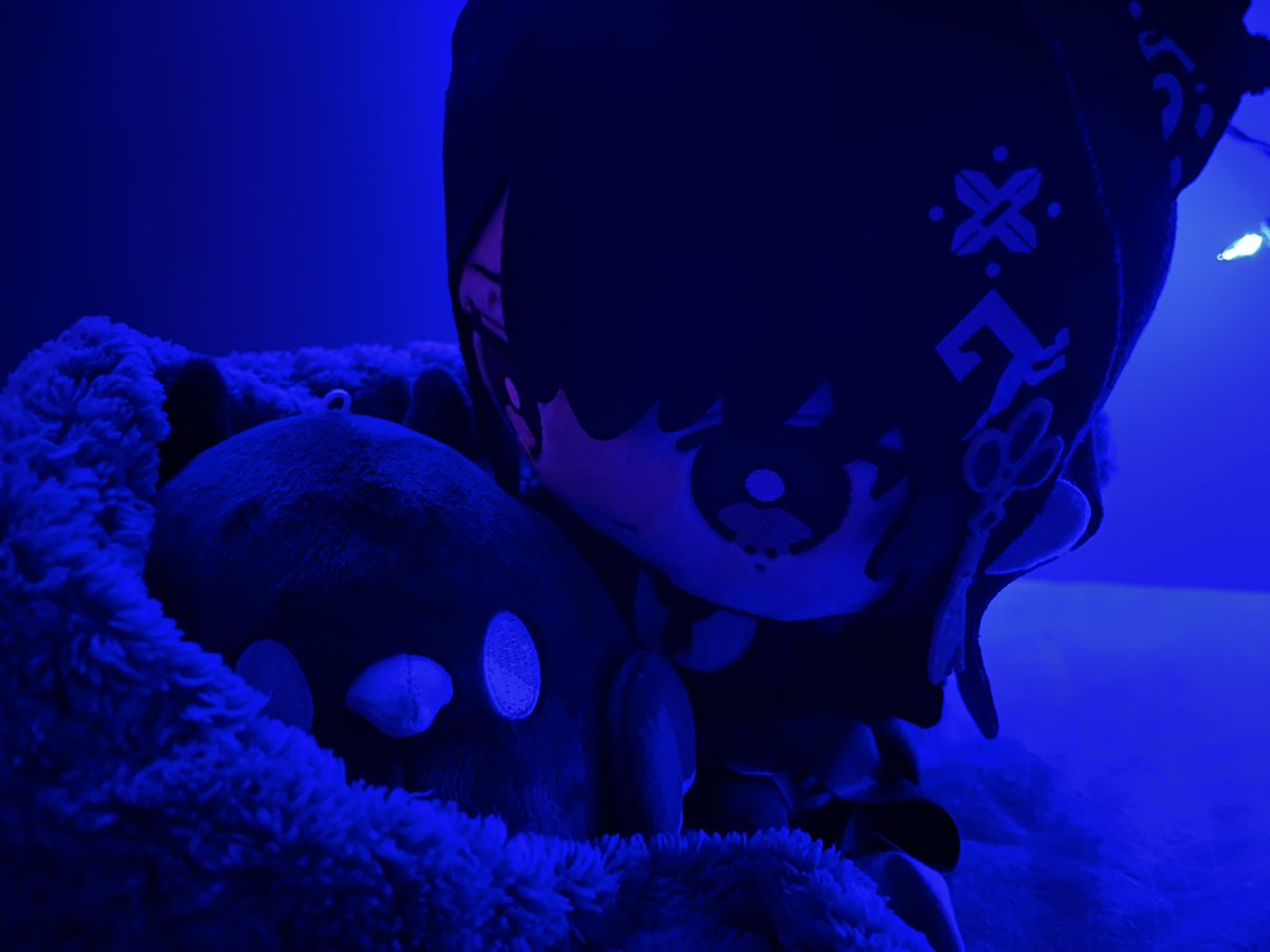 RizzlyBearCD's tweet image. Goodnight, Nerissa. As I write in bed you’re just hours away from the Hong Kong stretch of the World Tour. One of my first friends in the Holo sphere, Zel, is going to be there and I’m SO excited for the both of you ^-^
Rest as you can tonight, I love you my lady💙
#RissaLIVE