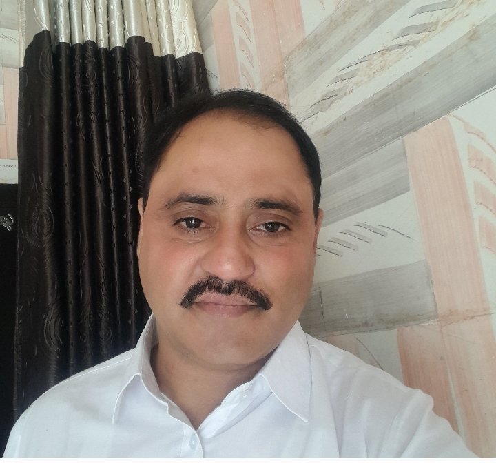 साधारण सा इंसान हूं, पर इतना पता है इग्नोर नहीं कर पाओगे... 😊