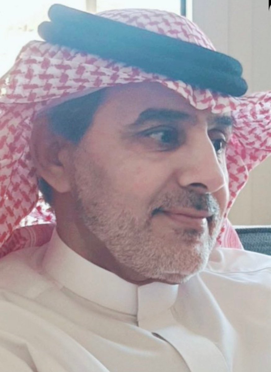 #صباح_الخير #صباح_الورد
صباح الورد" 🌹🌺🌷أكثر عاطفية وودية من "صباح الخير". "صباح الخير" هي تحية عامة وأكثر رسمية، بينما "صباح الورد" تحمل مشاعر محبة وتقدير إضافية. 
صباح الخير:
هي تحية تقليدية تقال في الصباح، وتعني ببساطة "أتمنى لك صباحاً جيداً".
صباح الورد:
هي تحية أكثر عاطفية