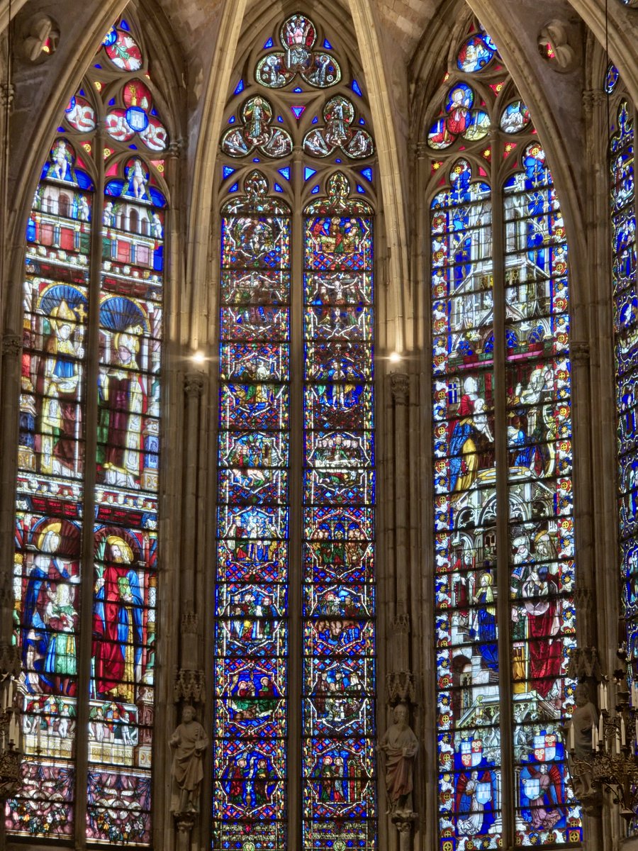 AcideLeRevenant's tweet image. Dimanche, jour du Seigneur Jésus-Christ, trop d'actes anti chrétiens ont lieu en France, entre les incendies, les sabotages ou les agressions contre nos religieux.
Je vous souhaite à tous un très bon dimanche.
⬇️Basilique Saint-Nazaire à Carcassonne