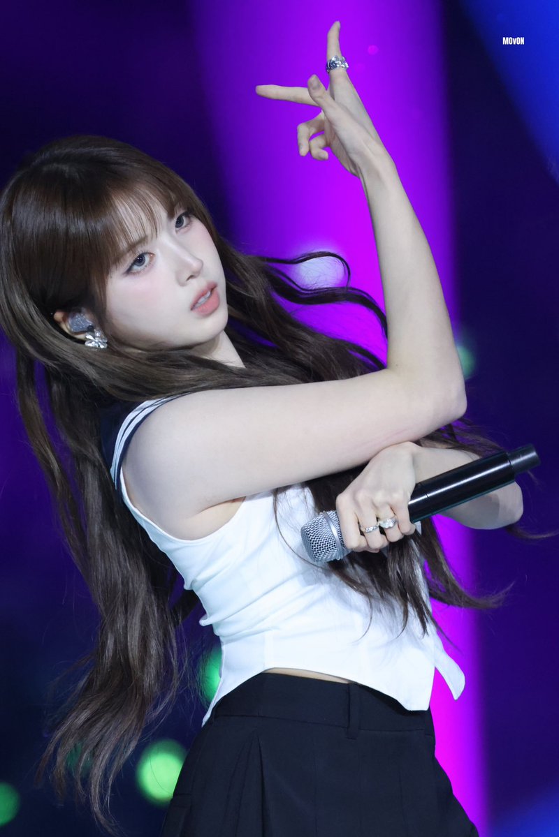 Movon_23's tweet image. 250726 SBS

#Jiwoo #지우
#NMIXX #엔믹스 #ジウ
