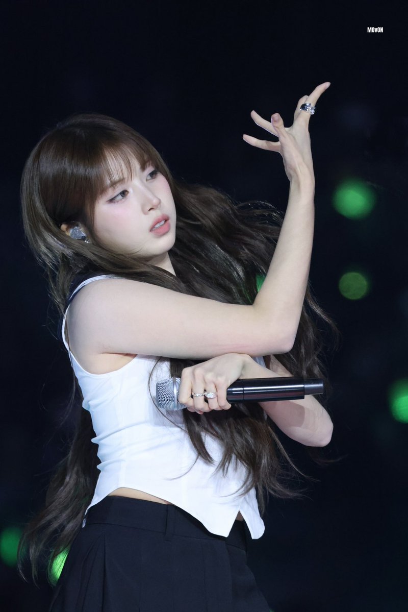 Movon_23's tweet image. 250726 SBS

#Jiwoo #지우
#NMIXX #엔믹스 #ジウ