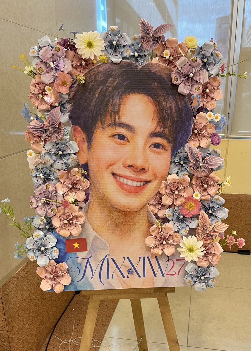 NganPhan0711's tweet photo. HAPPY BIRTHDAY TO MIXXIW! 🎂
From VietNam Fanclub 🇻🇳🇻🇳

This is your special day, we hope you enjoy it to the fullest! 

Love and hugs from: 
@FannyEM9498 @myduyenduong @Aries44905733 @phonglantim6702 @Serena7797 @eu104_ @Kimcuongnguy @thanh775435 @2402_tu @NganPhan0711

#27ปีมิกจิ๋ววิทยาคม
#mixxiw
#ส่วนผสมของมิกซ์