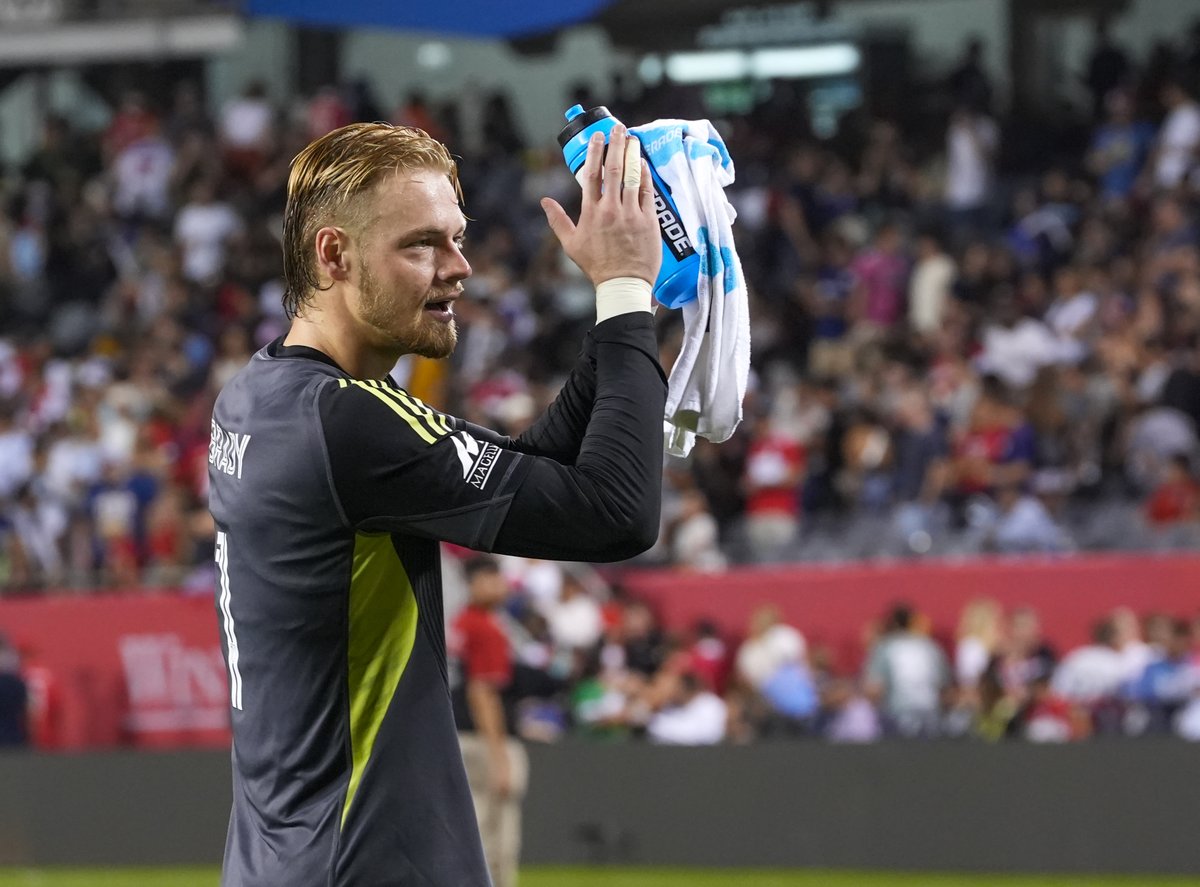 amcalabrese12's tweet image. Chris Brady after his second straight clean sheet (third of 2025):
"I completely attribute this shutout to the back line, this wasn't just me. This was a solid shift from everybody... we needed everyone and we got everyone."
#cf97 #vamosfire