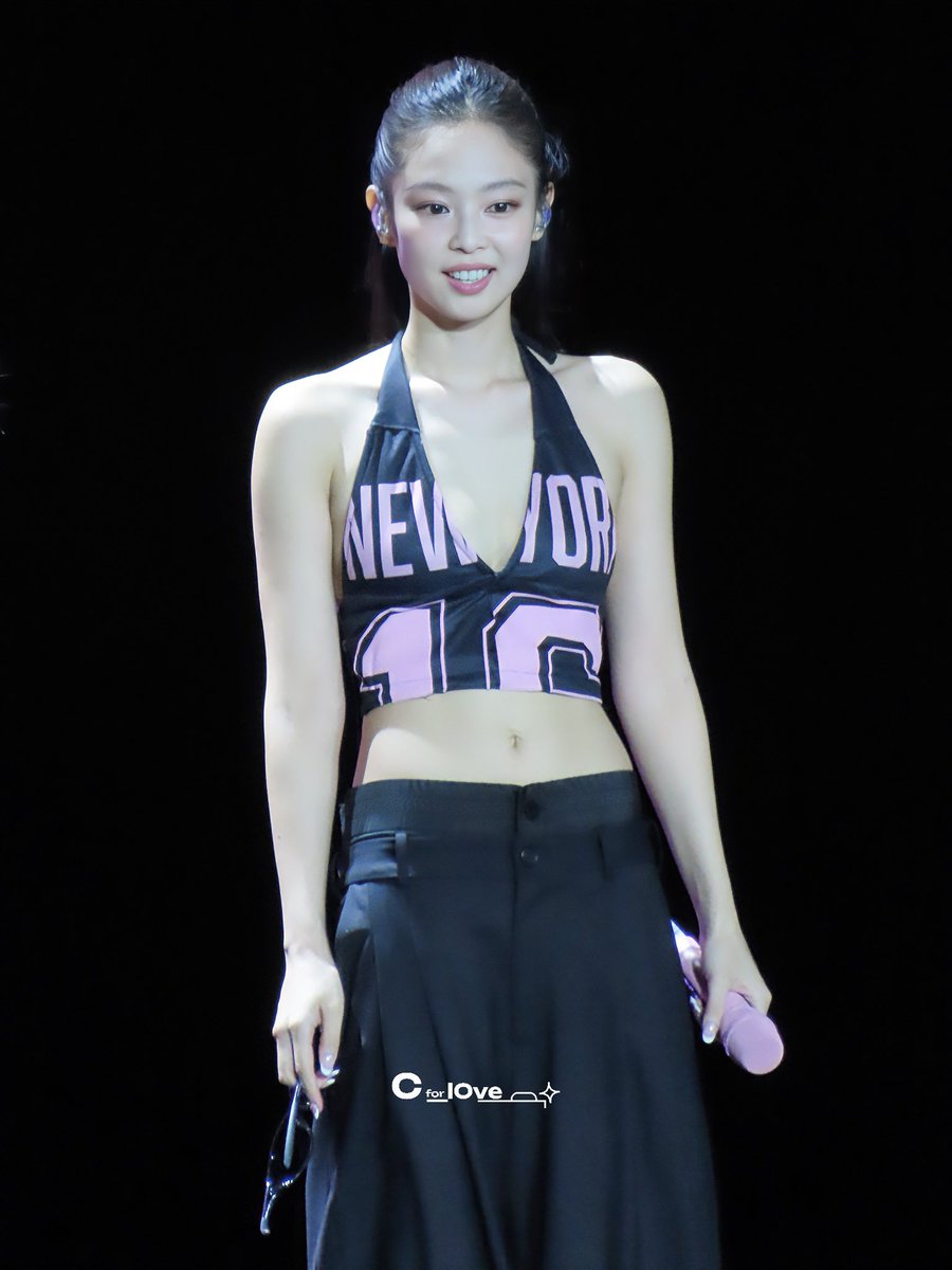 Cfor_l0ve's tweet photo. 072625 BLACKPINK WORLD TOUR DEADLINE IN NEW YORK Day 1

🐱⚫️

#DEADLINE_IN_NEWYORK #BLACKPINK #JUMP_IN_NYC #BLACKPINK #블랙핑크
#WORLDTOUR #DEADLINE #JENNIE https://t.co/FiB8SGyIEx