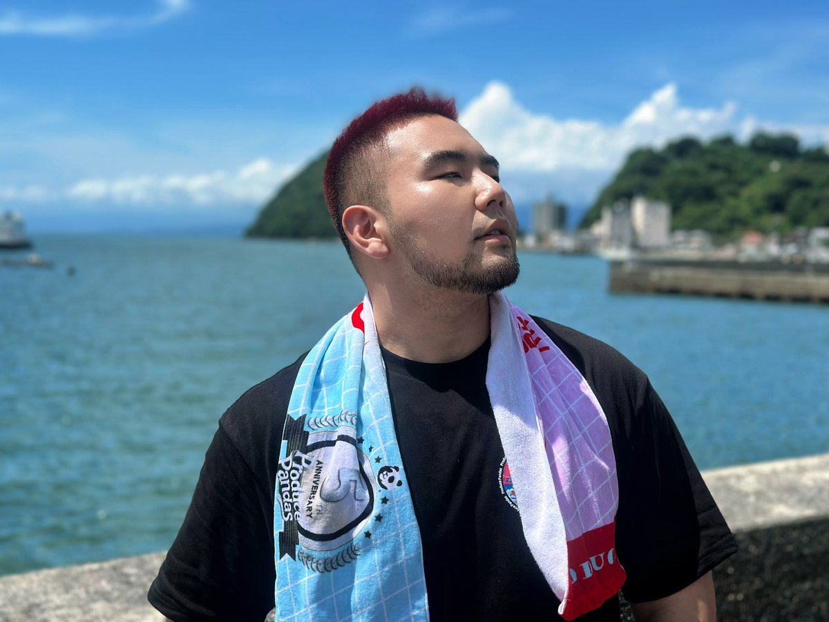 ProPandas_Luu's tweet image. 海を見ると、いつも笑顔になる少年😊