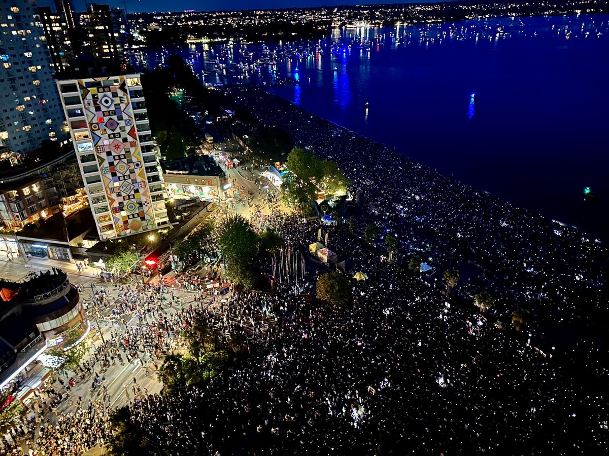 VPDChiefRai's tweet image. .@DeputyChow and I spent the evening at the Celebration of Light tonight, checking in with our #VPD officers on the ground. It was great to see officers from so many of our teams—from patrol to all the specialized units—working together to help keep the crowds safe and the event…