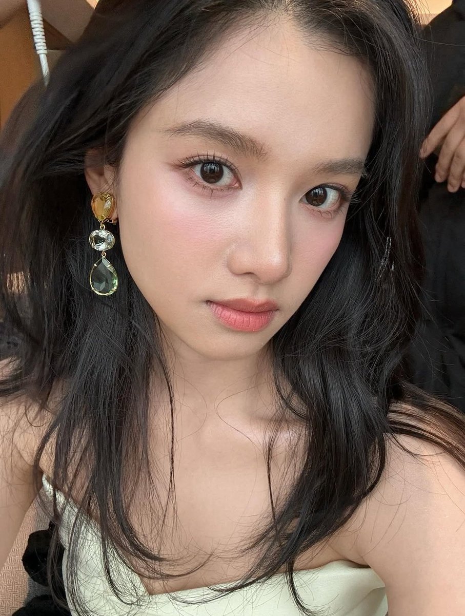 crbfvs's tweet image. oh damn she&apos;s a one fine hot woman #zhangjingyi