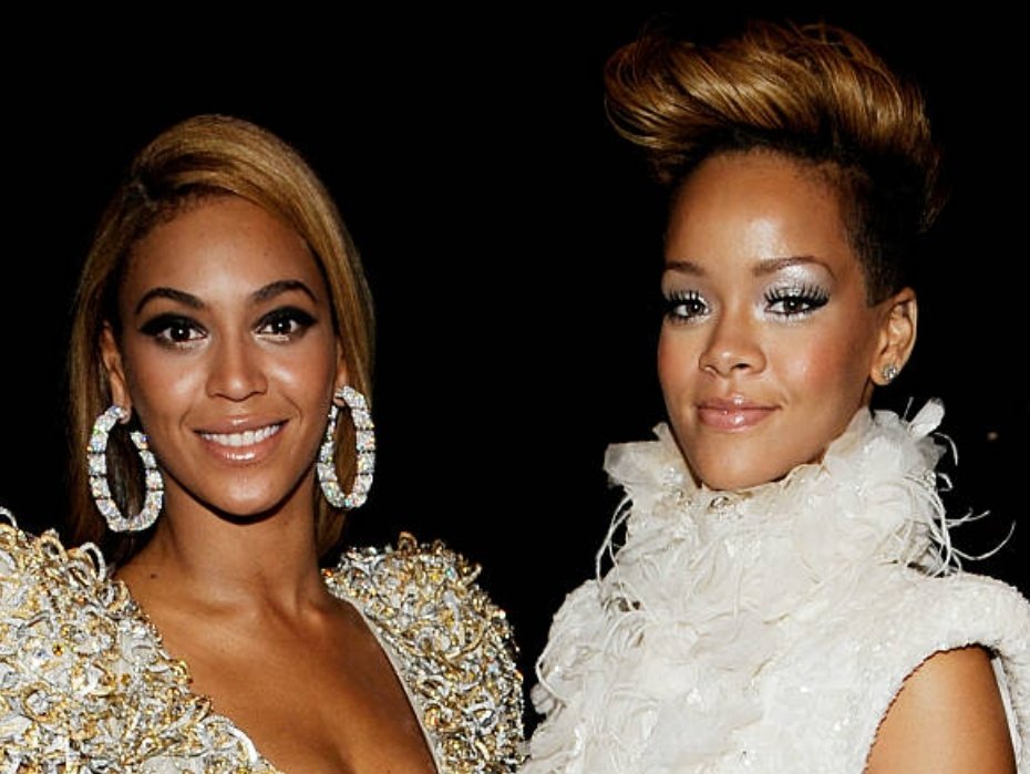 37Lemons's tweet image. 52nd Grammy Awards
2010

1) MTF Beyonce &amp;amp; girl Justin Bieber
2) Beyonce&apos;s male gait
3) with another guy Rihanna 
4) Mr. Celine Dion