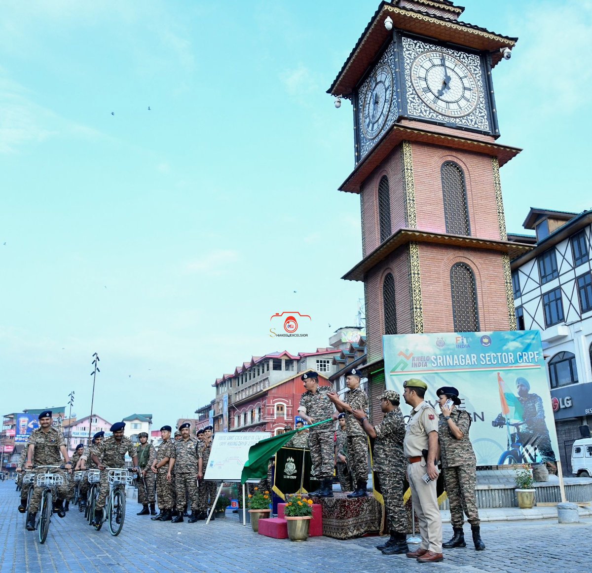 DailyExcelsior1's tweet image. #Srinagar : As part of the Khelo India Scheme’s Fit India initiative spearheaded by the Ministry of Youth Affairs and Sports, a Cycle Campaign was organised by Srinagar Sector CRPF from Lal Chowk Clock Tower to SKICC Srinagar today. CRPF officers and personnel participated in the…