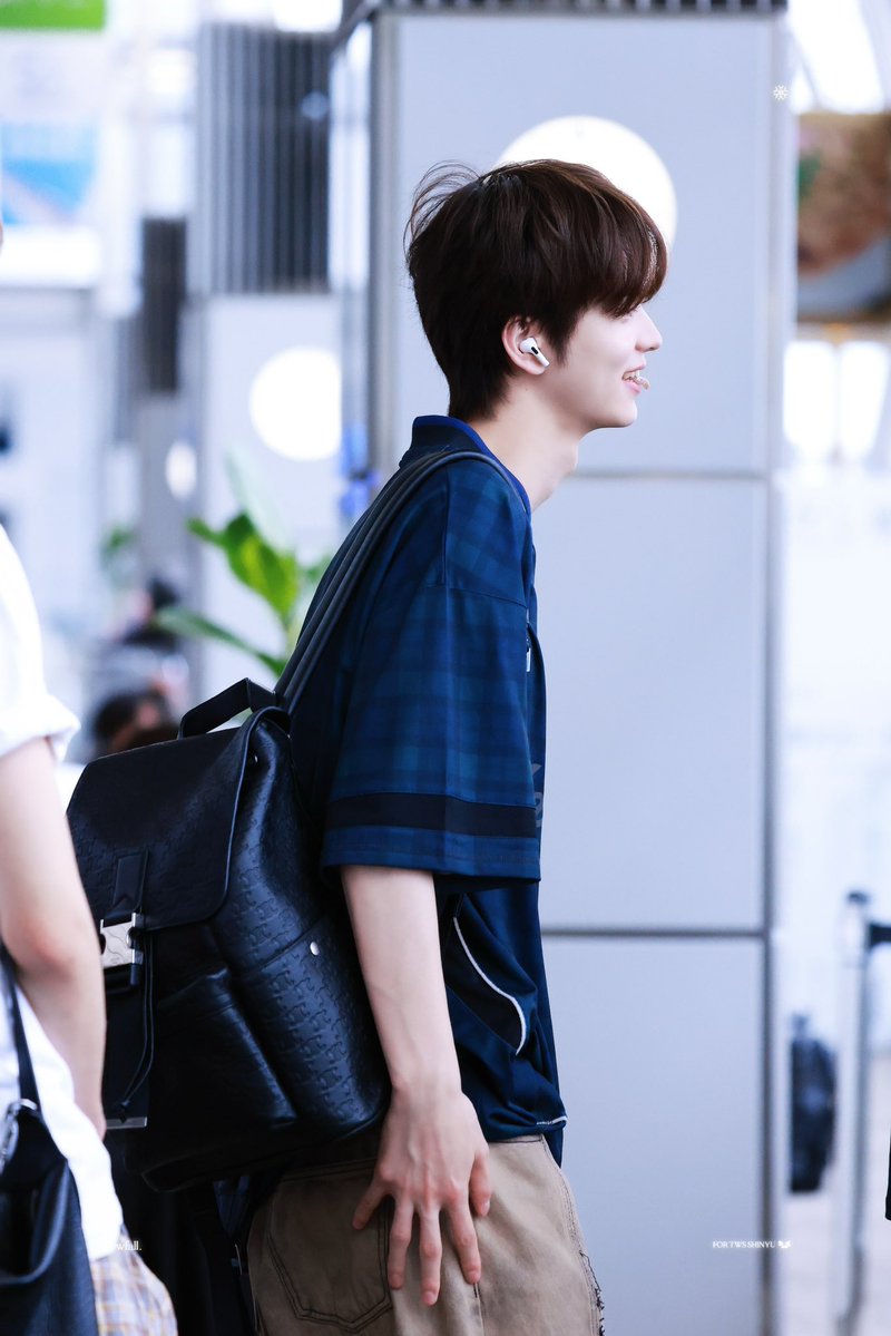 snowfall1107's tweet image. 250727 SDJ
경민이 준 젤리도 지훈이 쓴 선글라스도 다 신난다~
#TWS #투어스 #247WithUs
#SHINYU #신유 #신정환