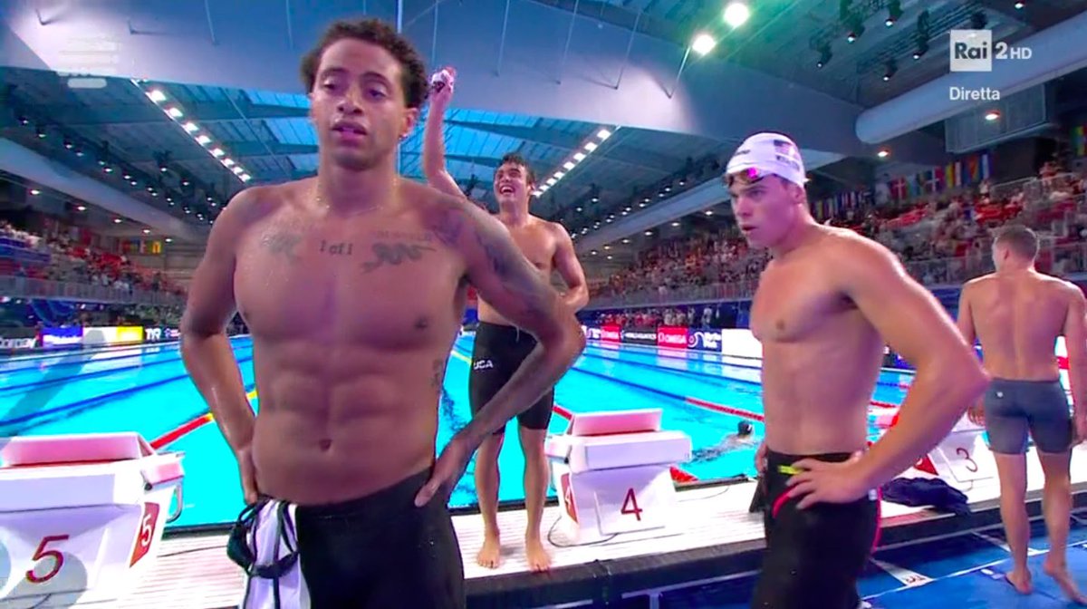 NelsonCarterJr's tweet image. 🏊♂️ Team USA 🇺🇸 est l’équipe qui a été la plus rapide en série du 4x100m nage libre avec un temps de 3:11.17 devant l’Australie 🇦🇺 3:11.29 et l’Italie 🇮🇹 3:12.02
La France 🇫🇷 se fait sortir avec le 11 ème temps en 3:12.92
#Natation #AQUASingapore2025