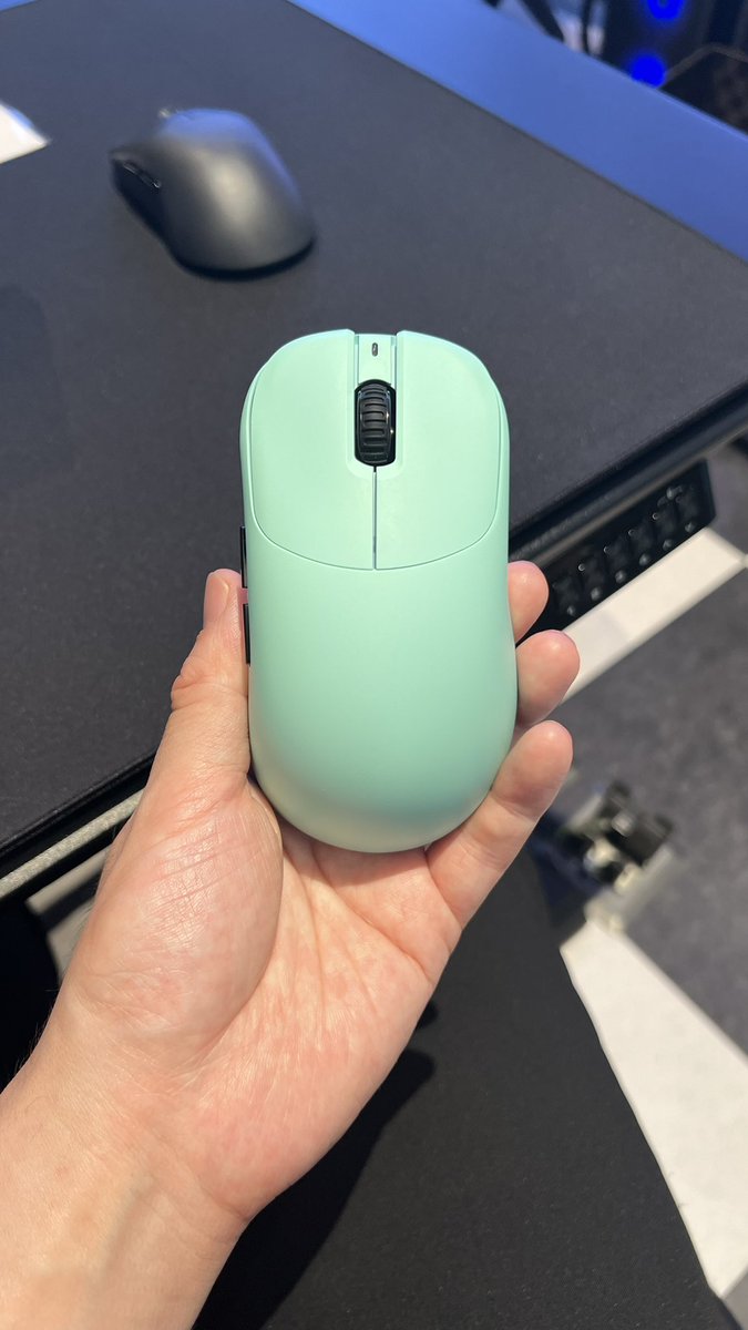 PCONES's tweet image. VAXEE np-01s ergo🖱️
体験会で触ってます😎