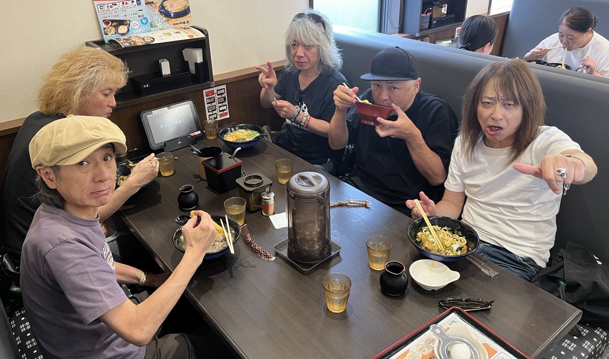 稲田 錠 ( Joe Inada)🍒 (@gd_captainjoe) on Twitter photo 昼メシ食って
G.D.としては7年ぶり?の博多へ 昼メシ食って
G.D.としては7年ぶり?の博多へ