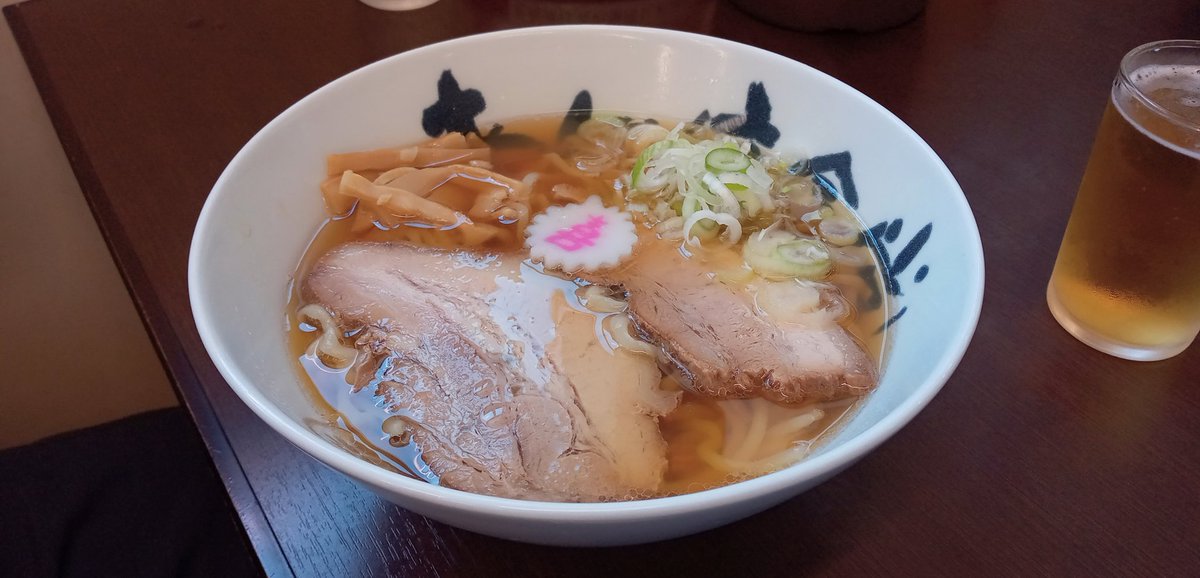 OSPZX's tweet photo. 喜多方ラーメン あじ庵食堂さん
昆布水つけ麺塩レモン
昆布水はもっとどろっとしていた方が好き
レモンでさっぱりしていたがスープは飲み切れなかった
連れが食べた醤油ラーメンと肉盛ラーメンと山葵ラーメン
 #あじ庵食堂
 #喜多方ラーメン https://t.co/uHBIhXL4v5