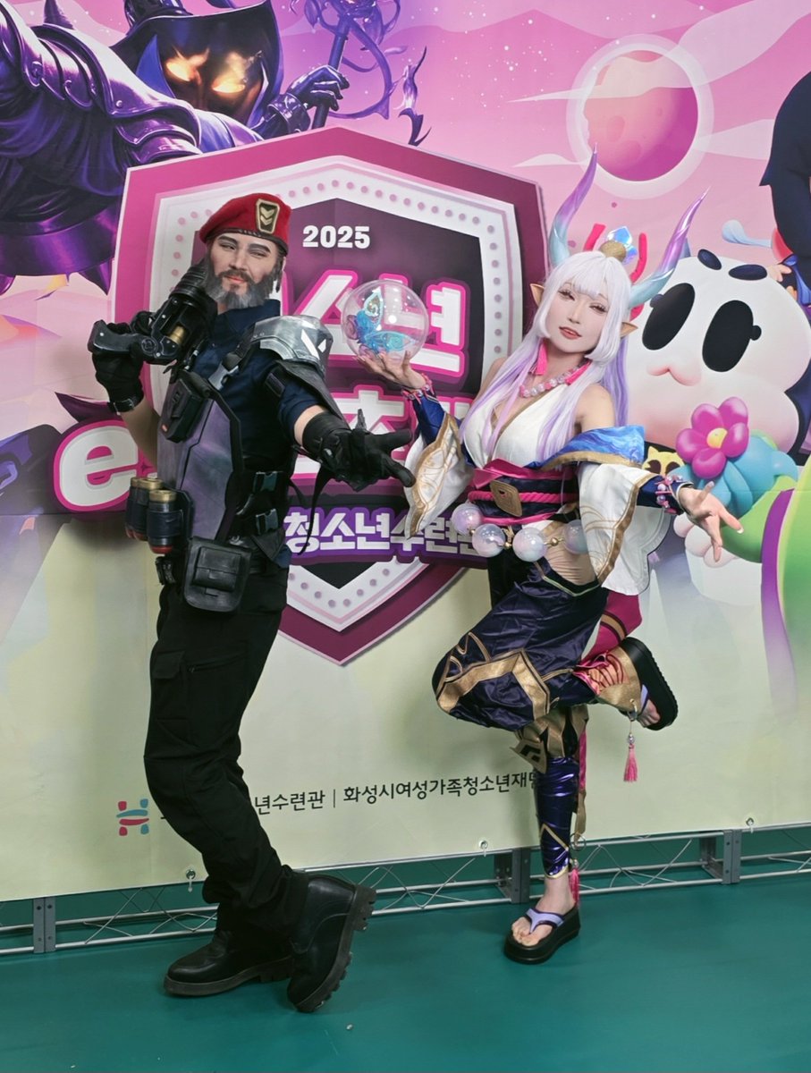 Xeno_trick's tweet image. 진짜 여름 행사는 앞으로 못(?)가는걸로...
잠깐 갔는데 땀이 비오듯 나서 철수했습니다.
미노님 간지 대박
존윅에게 골드코인을 전해줄 수 있어서 할일을 다했다 생각합니다

PS. 모델들 실물이 훨 예쁜데 실력이 딸려서 올리는것들이 한계 ㅠ

@solmaeng0
@minor1213