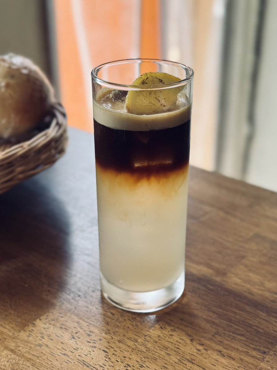 午後の営業が始まりました。
暑いですね！
ランチの後のコーヒータイムにご利用ください。
18時まで営業しています。