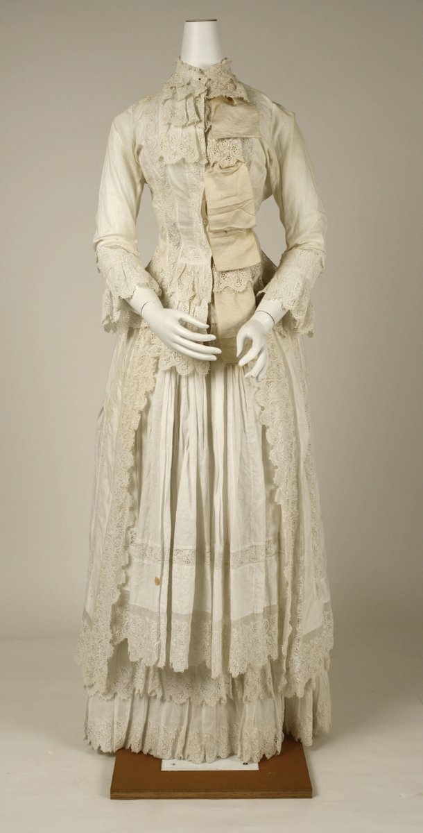 plummie9's tweet image. American

Cotton dress, c.1880

@metmuseum 
#FashionHistory