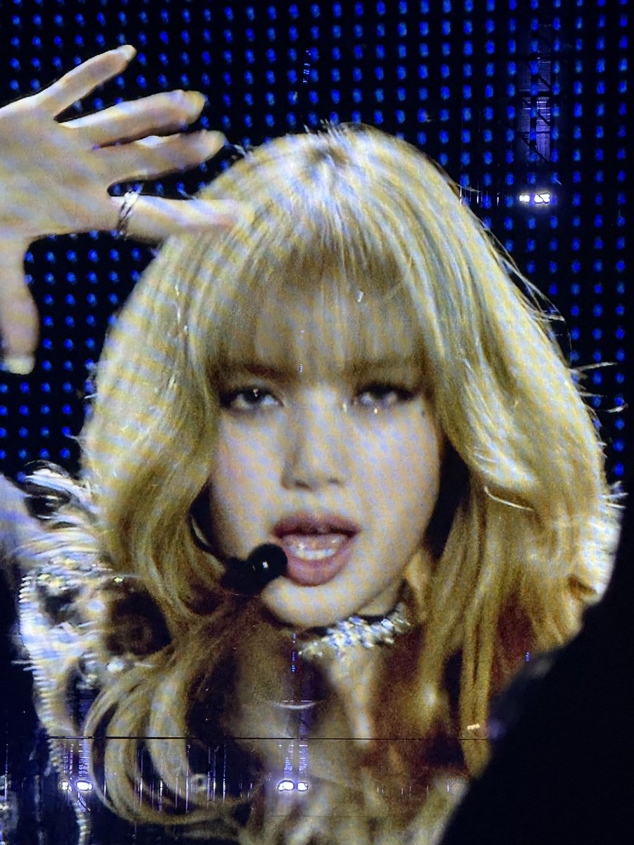 lisapuepue's tweet image. My angel💋

LISA THRILLS CITI FIELD
#DEADLINEinNewYork_LISA 
#BLACKPINK_DEADLINE