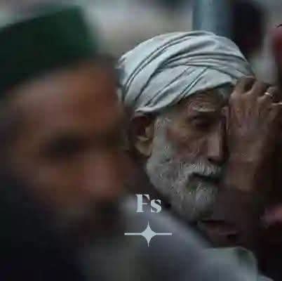 RehanaTabasum1's tweet image. تم جو بچھڑے تو یہ بھی نا سوچا
یار میں تو پاگل تھا مر بھی سکتا تھا ۔۔
💔
#قومی_زبان