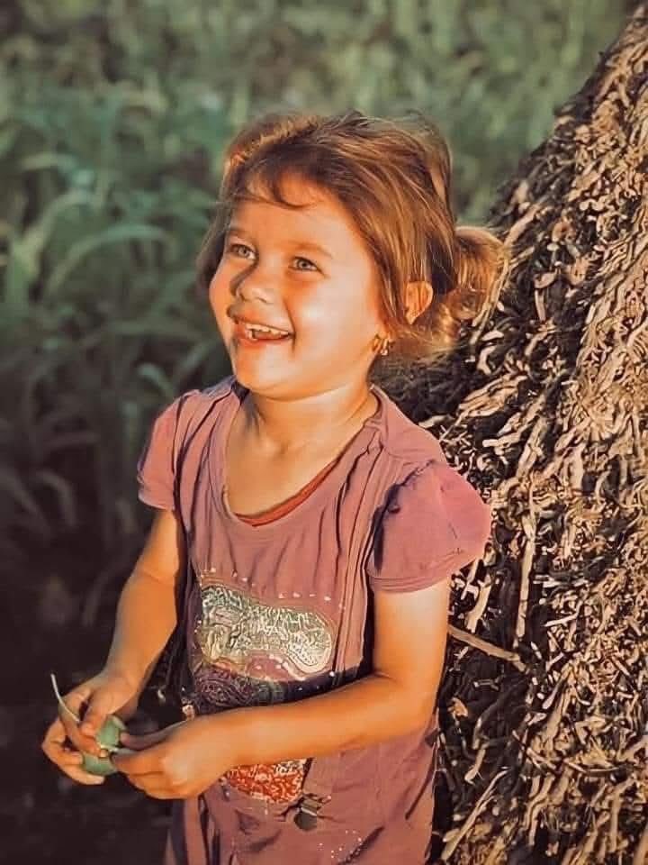 طفلة مصرية من قرية في شمال الدلتا
من احفاد البشموريين  ❤️