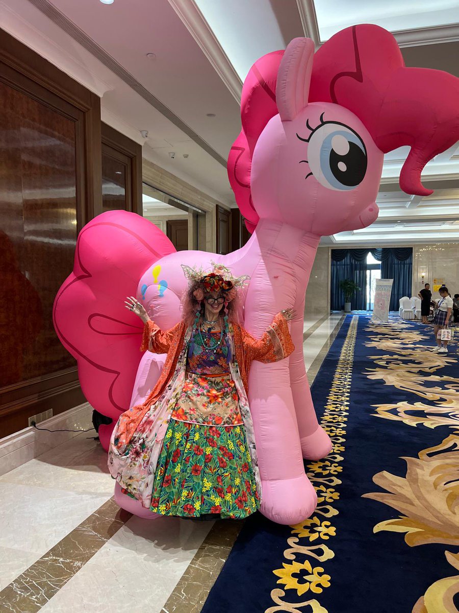 Elley_Ray's tweet image. In China at Jinan Brony Festival #FriendshipIsMagic 🦄🎶💕