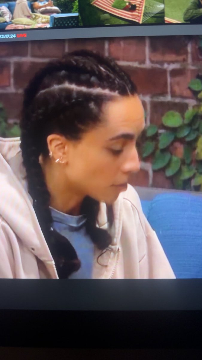 BigBroBase's tweet image. if i was a lesbian she would make me feral tbh #BB27