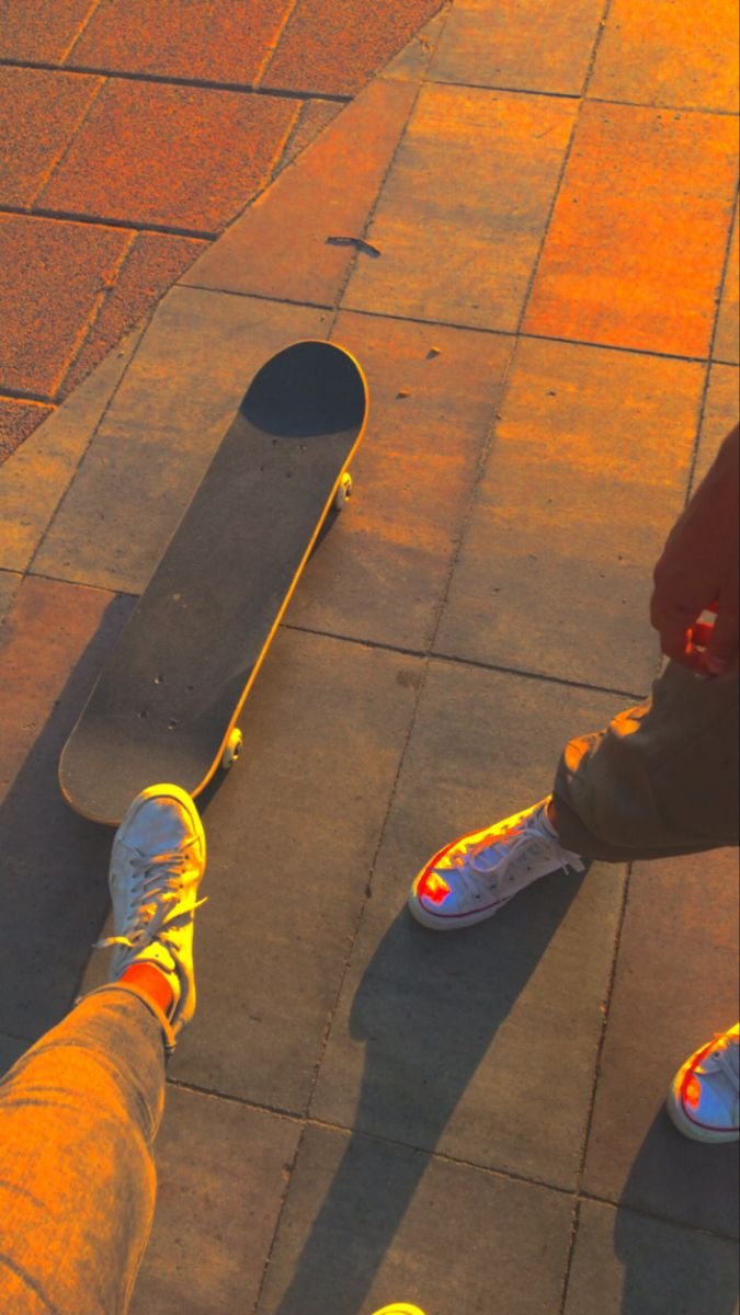 ghostingharu's tweet image. #wildsideshipping where gold teaches sapphire how to skate. after many scraped knees and bruises, maybe she was able to skate into his heart with how he can't get enough of her and their time together. with her rowdy laughter and bright smile, it wasn't hard to love her at all