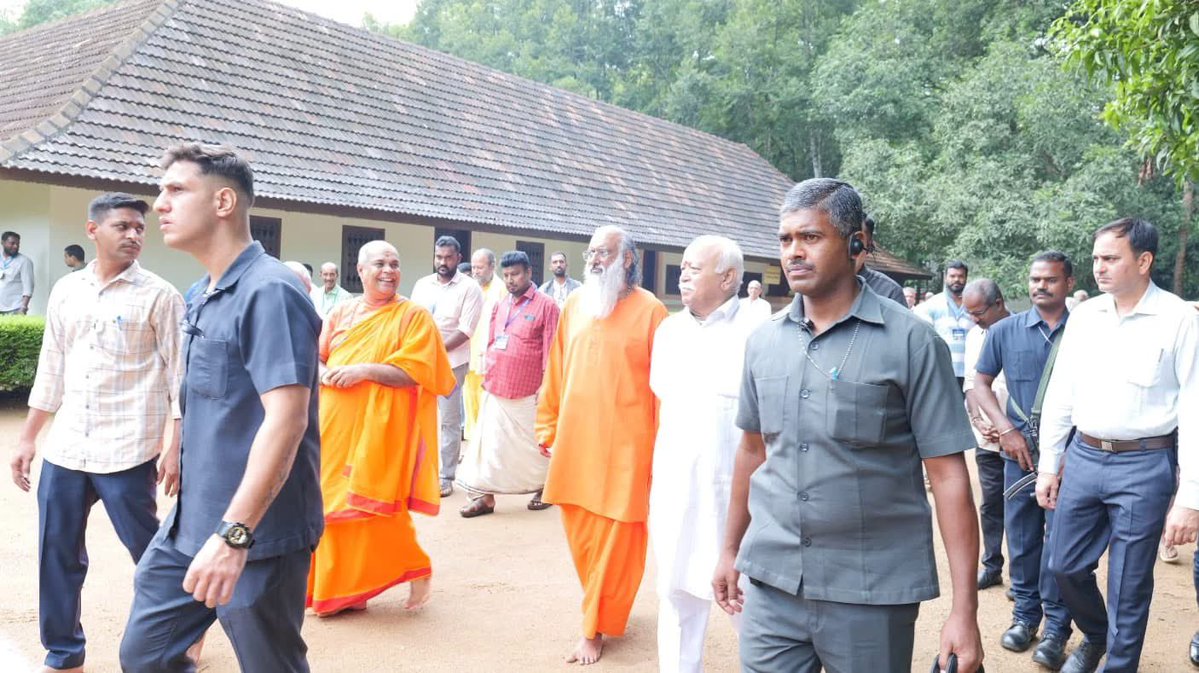 TheSouthfirst's tweet image. RSS chief Mohan Bhagwat will lead the Public gathering as part of the National Education Summit in Kochi under the banner of Jnansabha.
The conference, organized by the RSS, will bring vice-chancellors of central universities, and key representatives from the University Grants…