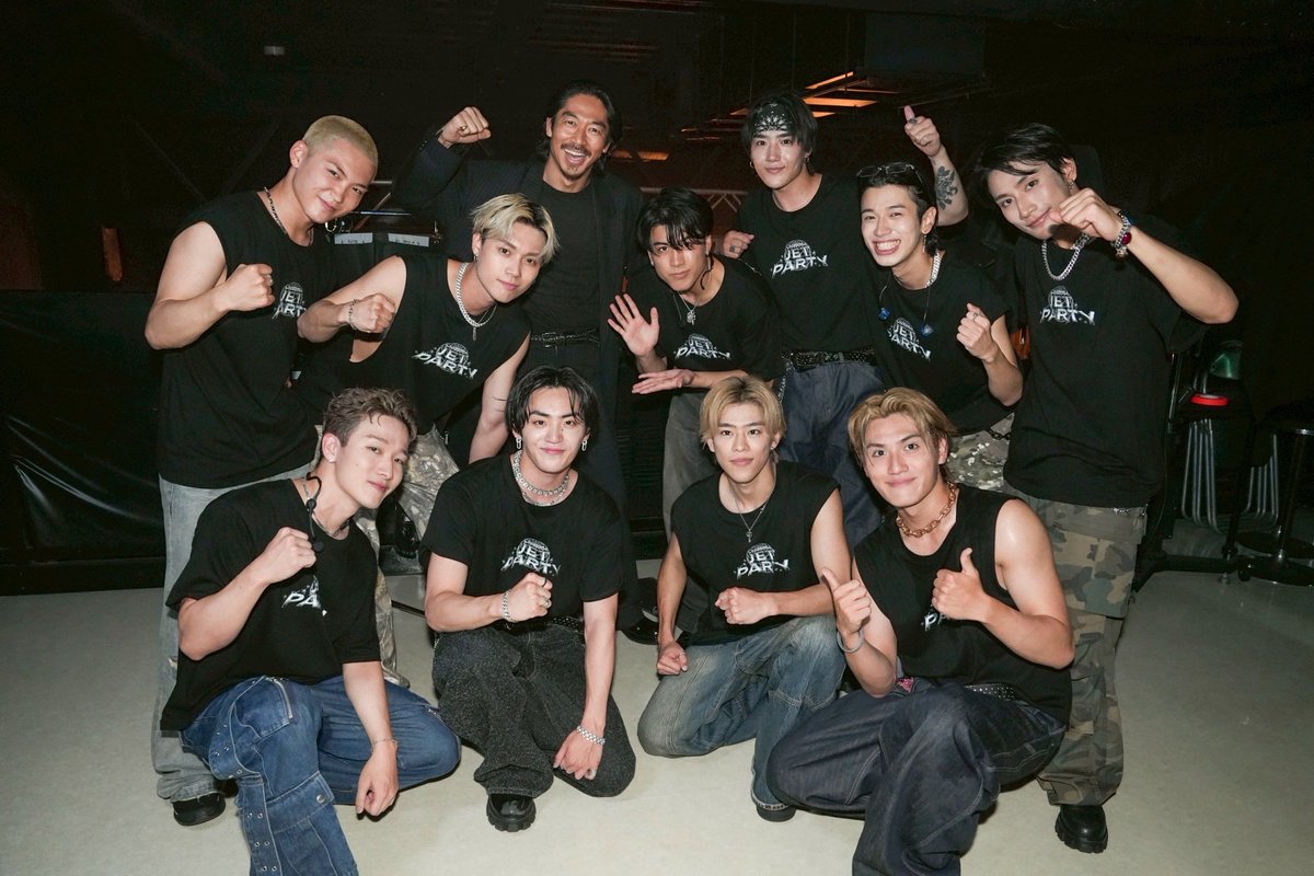 tjbb_'s tweet image. #JETPARTY 福岡公演

#EXILE #AKIRA さんが
観にきてくださいました❤️‍🔥

たくさんのお褒めの言葉をいただき
本当に嬉しかったです✨

もっと良いステージを作れるように、
10人で頑張ります⚡️

お写真もありがとうございました📸

@EXILE_AKIRA_LDH さん

#JETPARTY #TJBB #THEJETBOYBANGERZ