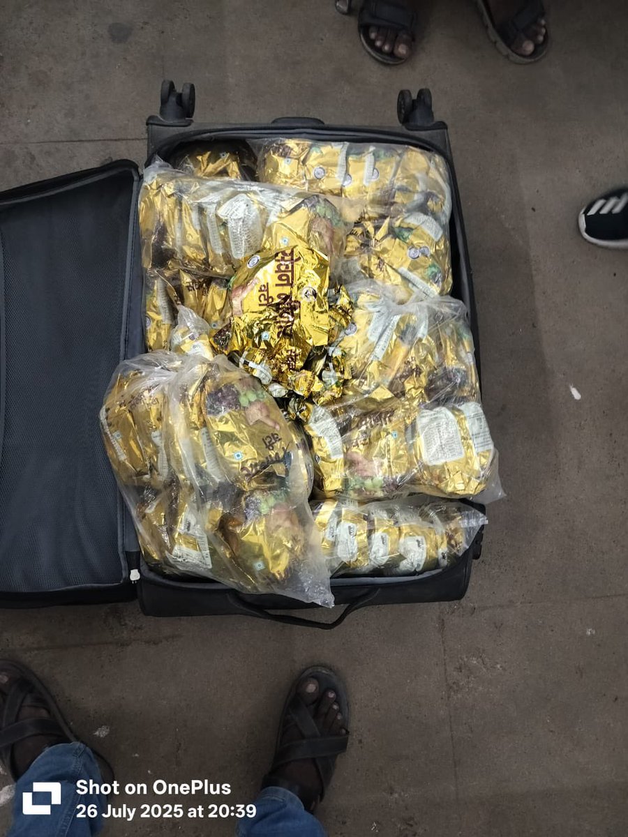 Huge crackdown on Ganja chocolates, gutka seized in raid near SRM University.

Tambaram police raided student hostels, apartments, shops and hotels near SRM University in Kattankulathur and seized large quantities of ganja‑laced chocolates and banned tobacco products.

The